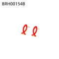 Dettaglio macro di orecchini a nastro in smalto rosso con base in metallo dorato - Stile Nastro Rosso (BRH00154B)