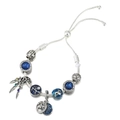 Detailaufnahme des verstellbaren Silber-Charm-Armbands mit Mond- und Sternanhängern - Dunkelblauer Sternenhimmel Mond Feder Stil (#7) / Verstellbarer Auszug