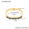 Detail van 18k vergulde rvs armband met blauwe glasstenen en afmetingen van het sieraad - Goud Blauw