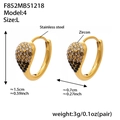 Vue détaillée des boucles d'oreilles en acier doré 18 carats avec pavage en zircon - Grand / Zircon Noir