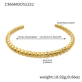 Dettaglio del bracciale rigido a spirale in acciaio inossidabile dorato con diametro 6,0 cm - Texture Twist Spirale (Z366) / Bracciale Colore Oro
