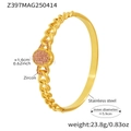 Détail macro du bracelet en acier inoxydable plaqué or 18 carats avec zircon rose - Style Strass Rose Ovale Chaîne Cubaine (Z397) / Or