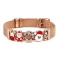 Roségoldenes Mesh-Armband mit festlichen Weihnachts-Elch- und Weihnachtsmann-Anhängern - Roségold