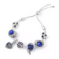 Versilbertes DIY Charm Armband mit blauen Facettenperlen und einem Mond-Herz-Anhänger - Dunkelblauer Mond Herz Stil (#18) / Verstellbarer Auszug