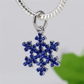 Schneeflocken-Anhänger mit blauen Kristallen an einer silbernen Schlangenkette - Dunkelblauer Zirkon Schneeflocke (3)