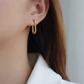 French minimalist U-shaped geometric hoop earrings in polished 18k gold plating - U-Shaped Style / Gold