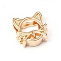 Détail d'un charm de chat en alliage doré pour bracelets en maille et création de bijoux - Or