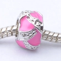 Abalorio charm DIY de esmalte rosa para pulseras con acabado de patrón plateado complejo - Rosa