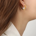 Gold heart-shaped pearl earrings with cubic zirconia inlay on elegant model - Black Heart Color Block (F1323)