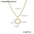 Collier torsadé en acier titane doré avec pendentif creux rond et perles blanches - Collier Or