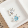 Silberner Blumenanhänger mit blauem Emaille-Verlauf und Kristall für DIY-Schmuck - Blau-Weiße Silberne Basis Sakura mit Strass (25#)
