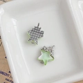 Ciondoli a stella in lega con resina verde chiaro e strass per gioielli fai-da-te - Stella Verde Chiaro con Bordo in Argento (30#)