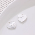 Pendentifs cœur en argent mat avec gravure et texture rayée pour bijoux artisanaux - Cœur à Lettre Argent Brossé (10#)