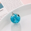 Pendentif sphérique en résine ciel bleu et nuages avec anneau en métal argenté - Paysage de Cristal Bleu Clair (14#)