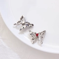 Silberne Schmetterlings-Schmuckperlen mit rotem Tropfenstein und Kalligrafie-Gravur - Einzelpreis / Silber mit rotem Strass (2#)