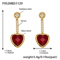 Detalle de pendientes de corazón con piedras de cristal rojo y circón en oro de 18k - Pendientes Corazón Zircón Rojos (F952)