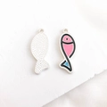 Colgantes de pez en esmalte rosa y azul de aleación plateada para joyería DIY - Plateado