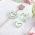 Perline a cuore verde chiaro iridescente con finitura aurora per gioielli fai da te - Set Gioielli Cuore / Confezione da 3 / Verde
