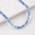 Fil de perles carrées en kyanite bleue avec éclat soyeux naturel pour création de bijoux - Un Fil (Environ 150 Perles) / Porcelaine Bleue et Blanche