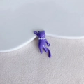 Vista dettagliata del ciondolo gatto smaltato viola con perle per gioielli fai da te - Stile Gatto Viola(5)