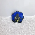 Dettaglio del ciondolo castello di Halloween in acrilico per creazione di gioielli fai da te - Castello Blu Notte Pipistrelli (6)