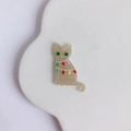 Χαριτωμένο μενταγιόν γάτας από χρυσό γκλίτερ οξική κυτταρίνη με πολύχρωμα εορταστικά φώτα - Χρώμα Τσαγιού με Γάλα (Δεξιά)