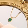 Französische Vintage-Kette mit 18k Vergoldung und grünem Katzenauge-Stein - Dunkelgrüner Ovaler Katzenaugen-Stil (8872) / Gold