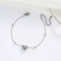 Minimalistisches silbernes Herzarmband aus Edelstahl mit runden Perlen und Karabiner - Perlenherz-Stil (7834) / Silber