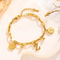 Vergoldetes Gliederkettenarmband aus Titanstahl mit Münzen und Buchstaben Z Anhänger - Königin Porträt [Z] (7758)