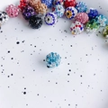 Makroaufnahme von 10mm hellblauen Strass-Tonperlen für die DIY-Schmuckherstellung - 3# / 10mm