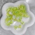 Perle aurora verde pastello per creazione gioielli fai-da-te a forma di giglio - Perlina a Mughetto Verde Chiaro Cangiante (A95#)