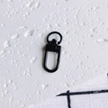 Détail du fermoir mousqueton pivotant noir mat pour la création de porte-clés DIY - Style Noir (8#)
