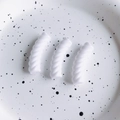 Tre perle a spirale in resina bianca per gioielli fai da te su un vassoio artistico - Bianco Piccolo (19#)