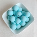 Perles gommées bleu ciel au fini mat dans un bol blanc pour la création de bijoux DIY - Bleu Ciel (9#)