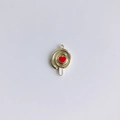 Dettaglio del ciondolo a lecca-lecca dorato con cuore rosso e smalto bianco - Lecca-lecca Oro (Con Cuore Rosso) (KP5517-9)