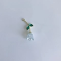 Pendente mughetto fatto a mano con stelo dorato e fiore in resina azzurra lucida - Fiore Iridescente Blu Chiaro - Stelo Dorato (6#)