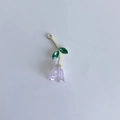 Orecchini a mughetto in finitura dorata con petali in resina viola e foglie verdi - Fiore Iridescente Viola Chiaro - Base Dorata (9#)