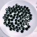 Dettaglio di perle tonde in acrilico nero lucido con finitura a specchio per fai da te - Nero (3#)