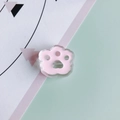 Detalle del broche de garra rosa con capa acrílica 3D y cierre de pasador de metal - Rosa