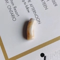 Gros plan de perles tubes en acrylique marbré crème et café pour création de bijoux DIY - Marbre Café Crème (12#)