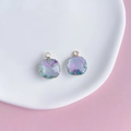 Dettaglio di ciondoli in cristallo sfaccettato cangiante con bordo dorato seghettato - 11# (Viola Verde Magico)