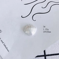 Detail of shell-shaped silver resin pendant 18x20mm with vertical stripe texture - Silver Shell Shape (7#)