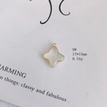 Vue macro du pendentif étoile 17x15mm avec finition nacrée et bordure en métal doré - Pendentif Étoile à Quatre Branches (9#)