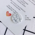 Detailed view of 25mm round white marble pattern acrylic pendant for DIY jewelry making - White Marble (7#)