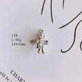 Detailansicht eines silbernen Engel-Cupido-Anhängers mit polierter Oberfläche und Öse - 3D Silber Engel Stil (11#)