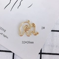 Detail van een 32x26mm gouden olifant hanger voor DIY sieraden maken projecten - Olifantenstijl (2#)