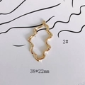 Détail d'un pendentif fleur évidé doré irrégulier de 38x22mm pour création de bijoux - Forme de Vague Creuse Irrégulière (2#)