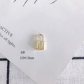 Gros plan du pendentif cadenas doré 16x10mm pour la création de bijoux DIY - Cadenas Doré (6#)