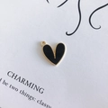 Vista dettagliata del ciondolo a cuore in smalto nero con bordi dorati per gioielli DIY - Nero (8#)