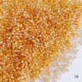 Vista macro de cuentas de vidrio naranja brillante AB de 2mm con acabado brillante para DIY - Estilo 3# / Paquete de 450g / Naranja Brillante AB